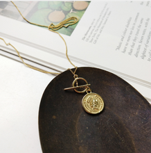 Load image into Gallery viewer, Femmina Necklace - Pine Jewellery
