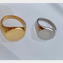 Load image into Gallery viewer, Signet Ring - Pine Jewellery
